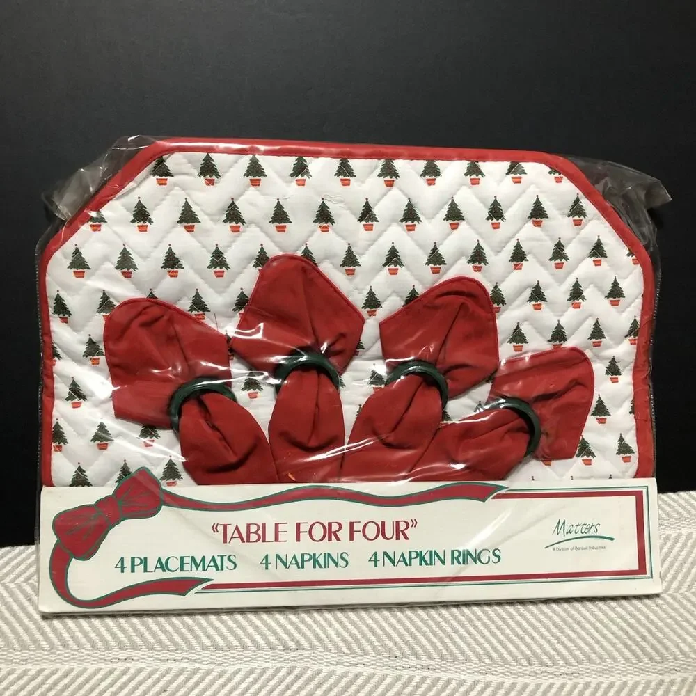 Christmas Placemat Napkin Set By Matters Table for Four Red Green Vintage NEW